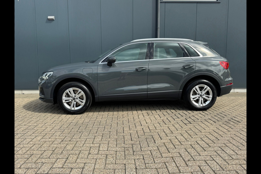 Audi Q3 45 TFSI e Basis * Camera * Cruise * Xenon/led * Clima * Navigatie *