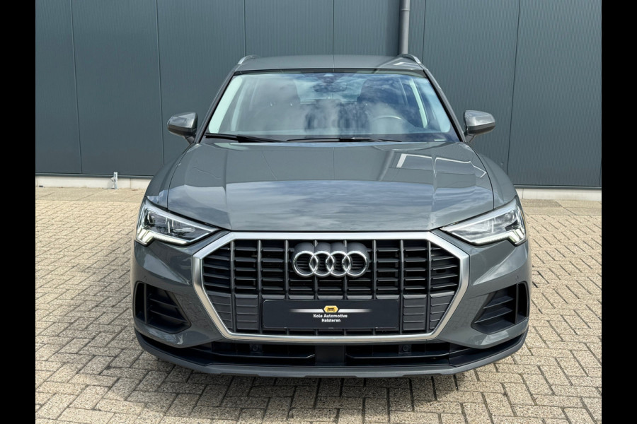 Audi Q3 45 TFSI e Basis * Camera * Cruise * Xenon/led * Clima * Navigatie *