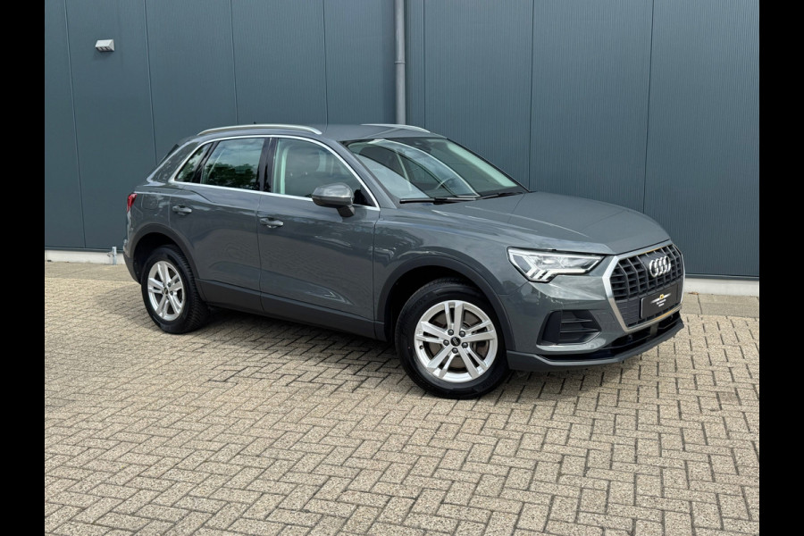 Audi Q3 45 TFSI e Basis * Camera * Cruise * Xenon/led * Clima * Navigatie *
