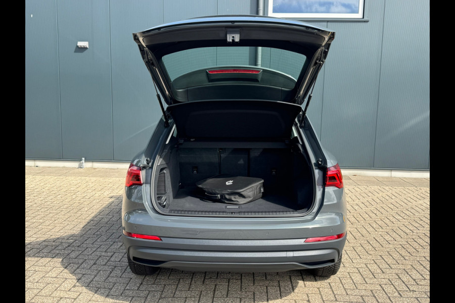 Audi Q3 45 TFSI e Basis * Camera * Cruise * Xenon/led * Clima * Navigatie *