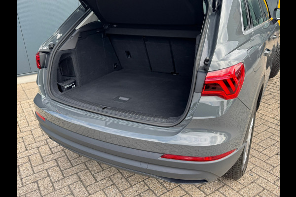 Audi Q3 45 TFSI e Basis * Camera * Cruise * Xenon/led * Clima * Navigatie *