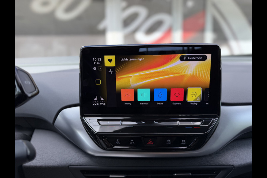 Volkswagen ID.4 Life 77 kWh / Trekhaak / Adapt. Cruise / Carplay / PDC V+A / Stoel verwarming