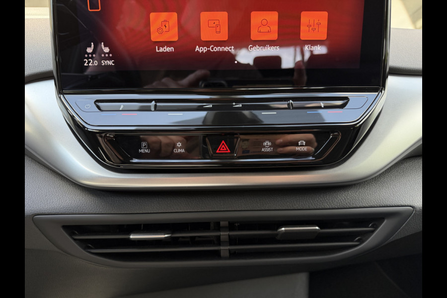 Volkswagen ID.4 Life 77 kWh / Trekhaak / Adapt. Cruise / Carplay / PDC V+A / Stoel verwarming