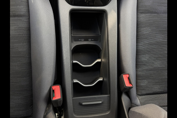 Volkswagen ID.4 Life 77 kWh / Trekhaak / Adapt. Cruise / Carplay / PDC V+A / Stoel verwarming