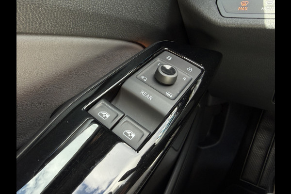 Volkswagen ID.4 Life 77 kWh / Trekhaak / Adapt. Cruise / Carplay / PDC V+A / Stoel verwarming