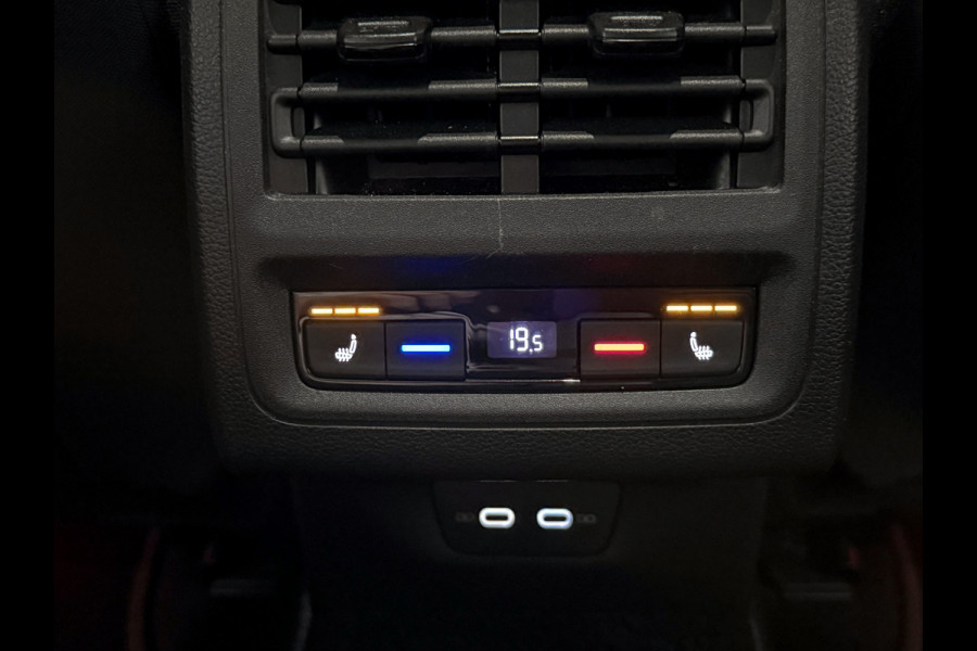 Volkswagen Golf 1.5 eTSI 1st Edition |GTI Pack|IQ-Light|Trekhaak|Massage|Panorama|Stuurverw.|Full opt.