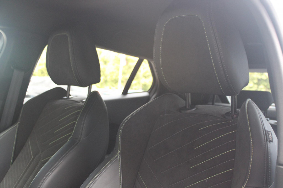Peugeot 2008 1.2 Hybrid 145PK AUTOMAAT GT PACK | ELEKTRISCH BEDIENBARE BESTUURDERSSTOEL | NAVIGATIE | FULL LED KOPLAMPEN | DRAADLOZE APPLE CARPLAY/ANDROID AUTO | ADAPTIVE CRUISE CONTROL | CAMERA VOOR + ACHTER | CLIMATE CONTROL | LICHTMETALEN VELGEN 17" | KEYLESS ENTRY/START | DAB+ RADIO | ALCANTARA/LEDEREN BEKLEDING  | DODEHOEK DETECTIE | PARKEERSENSOREN VOOR + ACHTER | STOEL VERWARMING | DRAADLOZE TELEFOONLADER |