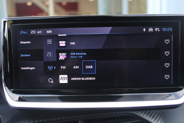 Peugeot 2008 1.2 Hybrid 145PK AUTOMAAT GT PACK | ELEKTRISCH BEDIENBARE BESTUURDERSSTOEL | NAVIGATIE | FULL LED KOPLAMPEN | DRAADLOZE APPLE CARPLAY/ANDROID AUTO | ADAPTIVE CRUISE CONTROL | CAMERA VOOR + ACHTER | CLIMATE CONTROL | LICHTMETALEN VELGEN 17" | KEYLESS ENTRY/START | DAB+ RADIO | ALCANTARA/LEDEREN BEKLEDING  | DODEHOEK DETECTIE | PARKEERSENSOREN VOOR + ACHTER | STOEL VERWARMING | DRAADLOZE TELEFOONLADER |