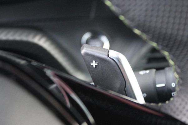 Peugeot 2008 1.2 Hybrid 145PK AUTOMAAT GT PACK | ELEKTRISCH BEDIENBARE BESTUURDERSSTOEL | NAVIGATIE | FULL LED KOPLAMPEN | DRAADLOZE APPLE CARPLAY/ANDROID AUTO | ADAPTIVE CRUISE CONTROL | CAMERA VOOR + ACHTER | CLIMATE CONTROL | LICHTMETALEN VELGEN 17" | KEYLESS ENTRY/START | DAB+ RADIO | ALCANTARA/LEDEREN BEKLEDING  | DODEHOEK DETECTIE | PARKEERSENSOREN VOOR + ACHTER | STOEL VERWARMING | DRAADLOZE TELEFOONLADER |