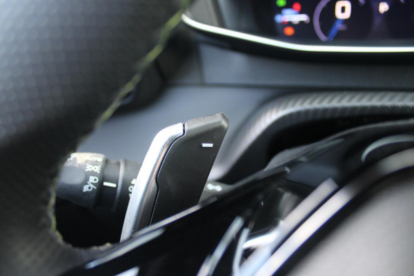 Peugeot 2008 1.2 Hybrid 145PK AUTOMAAT GT PACK | ELEKTRISCH BEDIENBARE BESTUURDERSSTOEL | NAVIGATIE | FULL LED KOPLAMPEN | DRAADLOZE APPLE CARPLAY/ANDROID AUTO | ADAPTIVE CRUISE CONTROL | CAMERA VOOR + ACHTER | CLIMATE CONTROL | LICHTMETALEN VELGEN 17" | KEYLESS ENTRY/START | DAB+ RADIO | ALCANTARA/LEDEREN BEKLEDING  | DODEHOEK DETECTIE | PARKEERSENSOREN VOOR + ACHTER | STOEL VERWARMING | DRAADLOZE TELEFOONLADER |