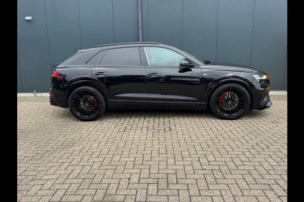 Audi Q8 55 TFSI quattro * S-line * Panoramadak * Dealer onderh. *