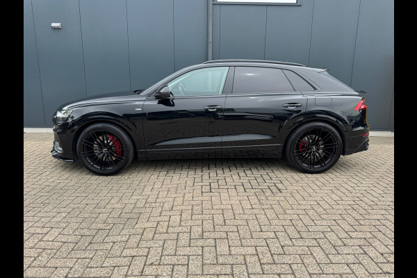 Audi Q8 55 TFSI quattro * S-line * Panoramadak * Dealer onderh. *