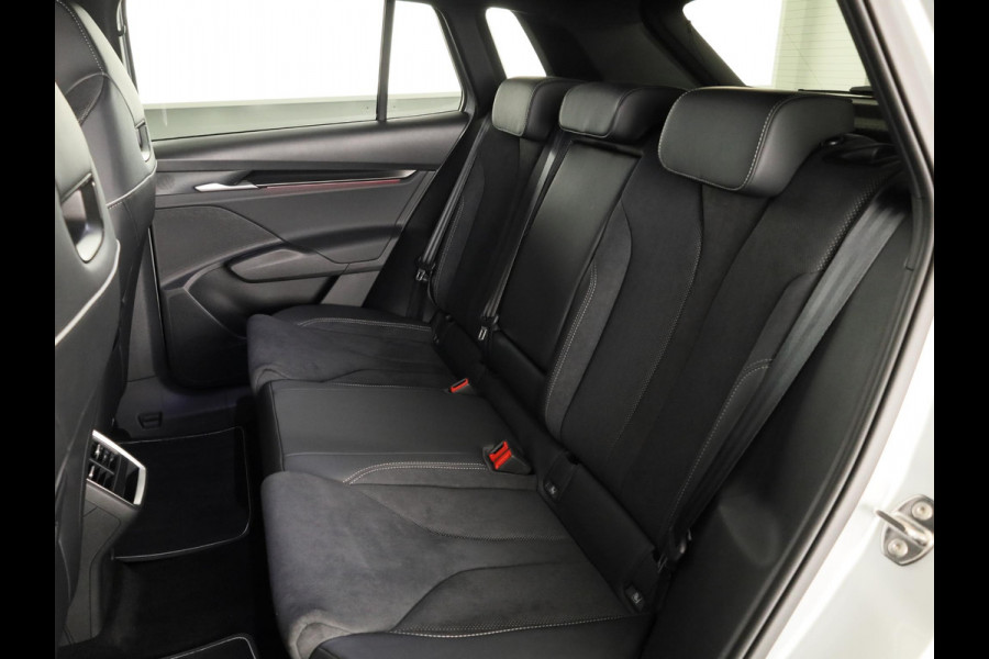 Škoda Elroq 60 Sportline 204pk | Black Pack | 21 inch | Adaptive Cruise | Blind Spot | Stoelverwarming