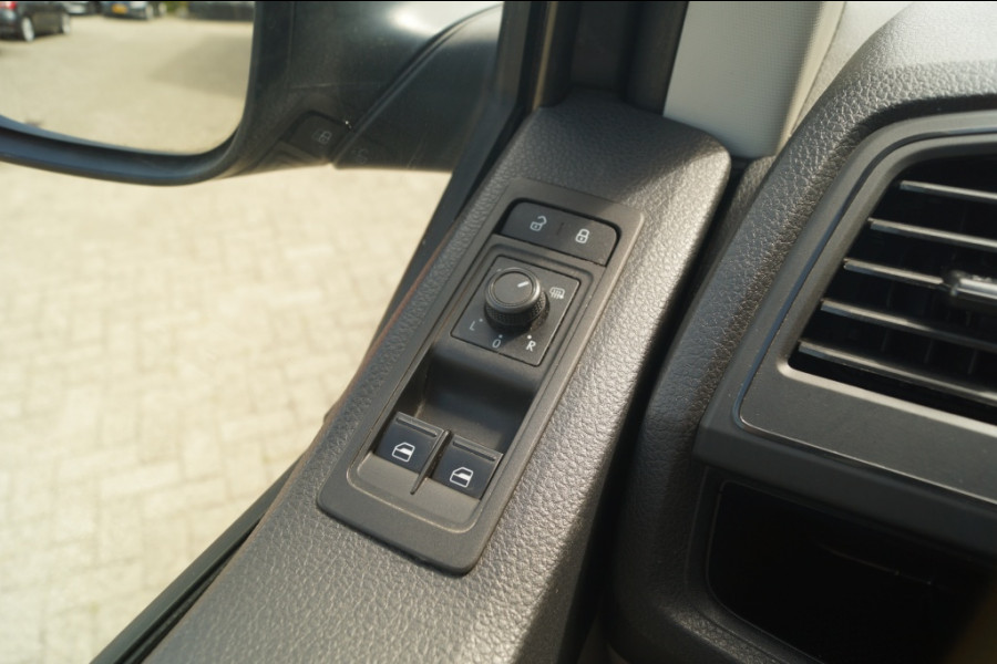 Volkswagen Transporter 2.0 TDI 150pk DSG L1-H1 Highline -LEER-PDC-CAM-