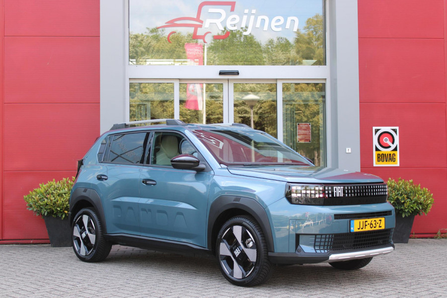 Fiat Grande Panda LA PRIMA 113PK 11 kW 44 kWh | DRAADLOZE APPLE CARPLAY/ANDROID AUTO | NAVIGATIE | ACHTERUITRIJCAMERA | PARKEERSENSOREN VOOR + ACHTER | DRAADLOZE TELEFOONLADER | LED KOPLAMPEN | CLIMATE CONTROL | 3-FASE | 17" LICHTMETALEN VELGEN | PRIVACY GLASS | ACHTERSPOILER |