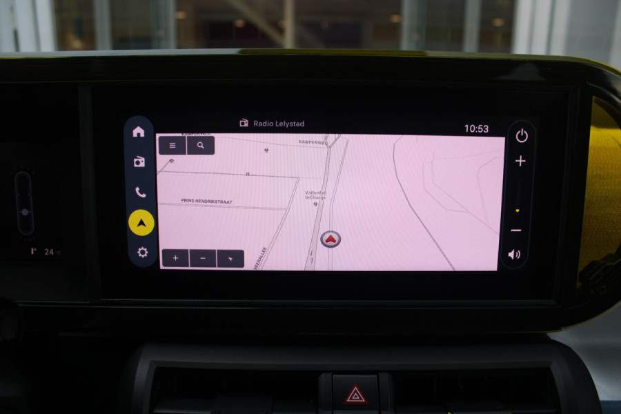 Fiat Grande Panda LA PRIMA 113PK 11 kW 44 kWh | DRAADLOZE APPLE CARPLAY/ANDROID AUTO | NAVIGATIE | ACHTERUITRIJCAMERA | PARKEERSENSOREN VOOR + ACHTER | DRAADLOZE TELEFOONLADER | LED KOPLAMPEN | CLIMATE CONTROL | 3-FASE | 17" LICHTMETALEN VELGEN | PRIVACY GLASS | ACHTERSPOILER |