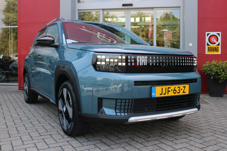 Fiat Grande Panda LA PRIMA 113PK 11 kW 44 kWh | DRAADLOZE APPLE CARPLAY/ANDROID AUTO | NAVIGATIE | ACHTERUITRIJCAMERA | PARKEERSENSOREN VOOR + ACHTER | DRAADLOZE TELEFOONLADER | LED KOPLAMPEN | CLIMATE CONTROL | 3-FASE | 17" LICHTMETALEN VELGEN | PRIVACY GLASS | ACHTERSPOILER |