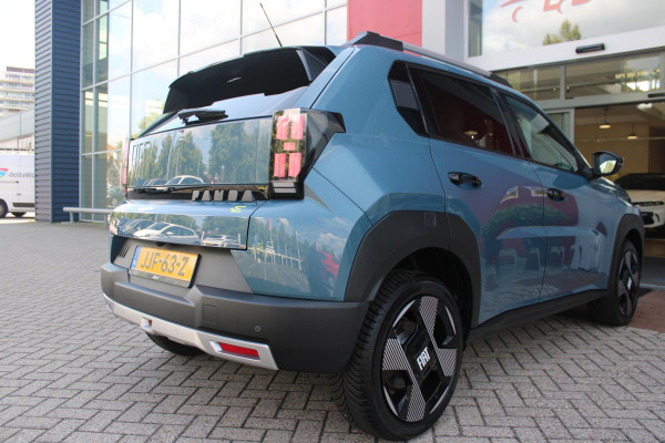 Fiat Grande Panda LA PRIMA 113PK 11 kW 44 kWh | DRAADLOZE APPLE CARPLAY/ANDROID AUTO | NAVIGATIE | ACHTERUITRIJCAMERA | PARKEERSENSOREN VOOR + ACHTER | DRAADLOZE TELEFOONLADER | LED KOPLAMPEN | CLIMATE CONTROL | 3-FASE | 17" LICHTMETALEN VELGEN | PRIVACY GLASS | ACHTERSPOILER |