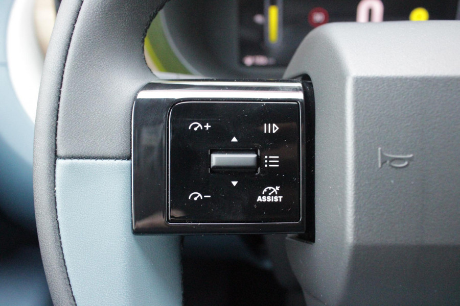 Fiat Grande Panda LA PRIMA 113PK 11 kW 44 kWh | DRAADLOZE APPLE CARPLAY/ANDROID AUTO | NAVIGATIE | ACHTERUITRIJCAMERA | PARKEERSENSOREN VOOR + ACHTER | DRAADLOZE TELEFOONLADER | LED KOPLAMPEN | CLIMATE CONTROL | 3-FASE | 17" LICHTMETALEN VELGEN | PRIVACY GLASS | ACHTERSPOILER |