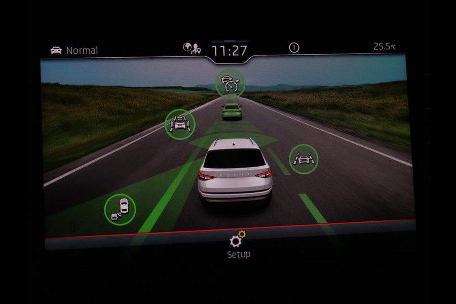 Škoda Kodiaq 1.5 TSI Sportline Business 7p. | Panoramadak | 360 Camera | Carplay | Trekhaak | Navigatie | Climate control | DAB+ | Adaptive cruise | Stoel & stuurwielverwarming | Side assist