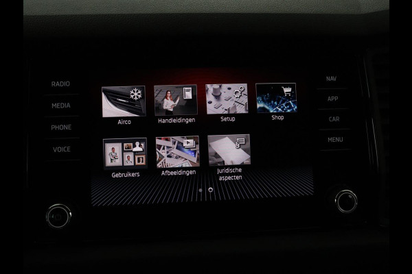 Škoda Kodiaq 1.5 TSI Sportline Business 7p. | Panoramadak | 360 Camera | Carplay | Trekhaak | Navigatie | Climate control | DAB+ | Adaptive cruise | Stoel & stuurwielverwarming | Side assist