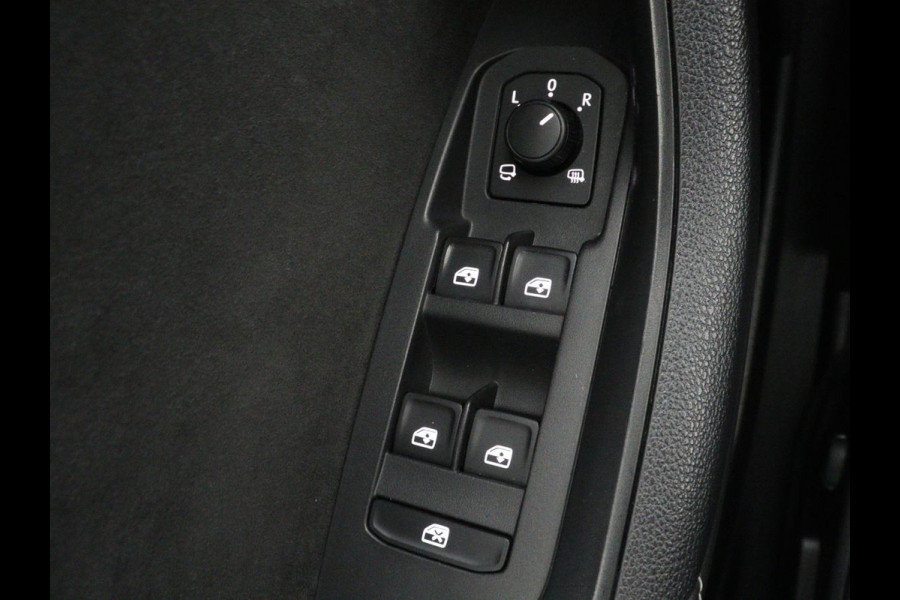 Škoda Kodiaq 1.5 TSI Sportline Business 7p. | Panoramadak | 360 Camera | Carplay | Trekhaak | Navigatie | Climate control | DAB+ | Adaptive cruise | Stoel & stuurwielverwarming | Side assist