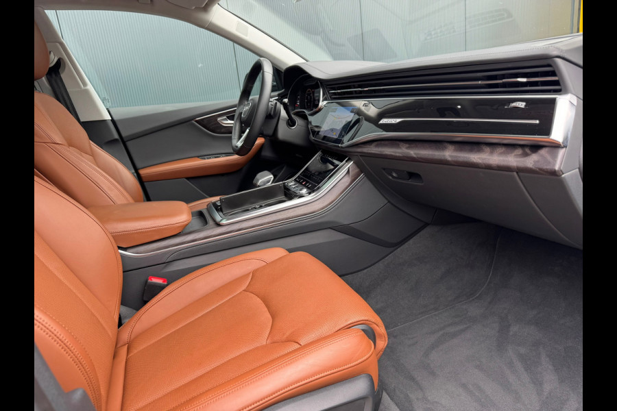 Audi Q8 55 TFSI quattro * S-line * Panoramadak * Dealer onderh. *