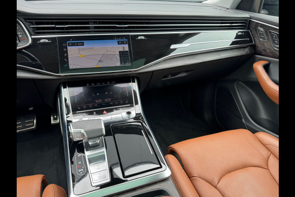 Audi Q8 55 TFSI quattro * S-line * Panoramadak * Dealer onderh. *