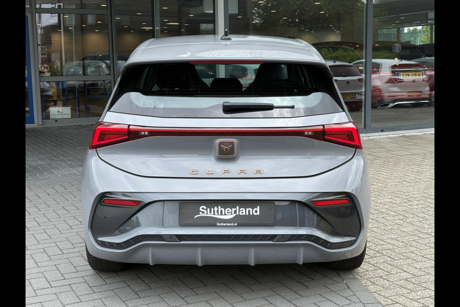 CUPRA Born Essential 62 kWh | 19 Inch | PDC V+A | Carplay | Stuurverwarming |