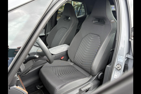 CUPRA Born Essential 62 kWh | 19 Inch | PDC V+A | Carplay | Stuurverwarming |