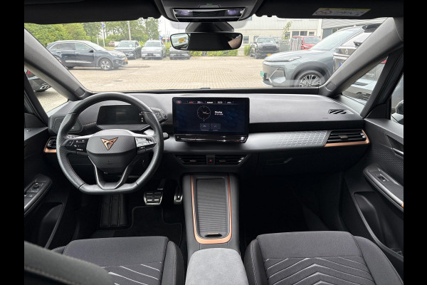 CUPRA Born Essential 62 kWh | 19 Inch | PDC V+A | Carplay | Stuurverwarming |