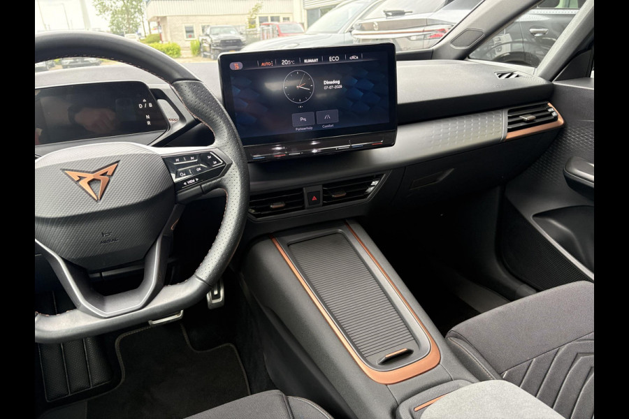 CUPRA Born Essential 62 kWh | 19 Inch | PDC V+A | Carplay | Stuurverwarming |