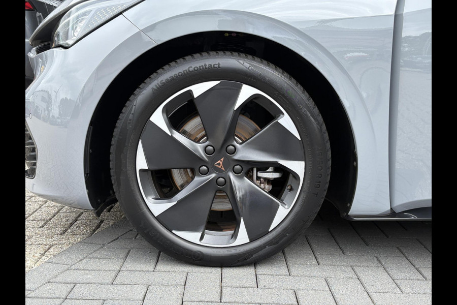 CUPRA Born Essential 62 kWh | 19 Inch | PDC V+A | Carplay | Stuurverwarming |