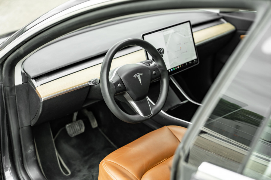 Tesla Model 3 Standard RWD Plus | Trekhaak | Tabacco Leder