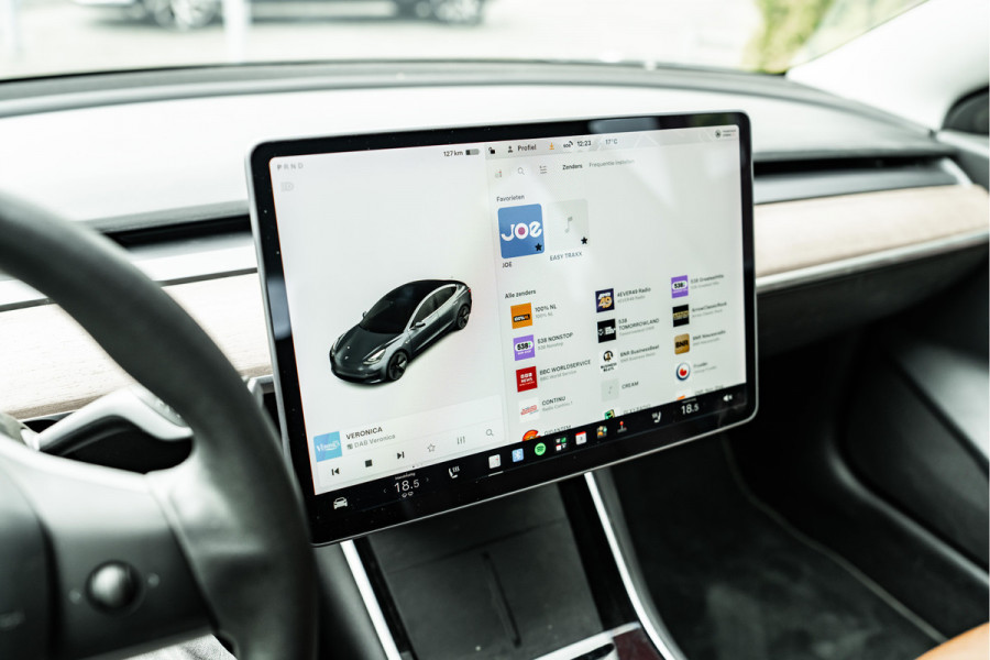 Tesla Model 3 Standard RWD Plus | Trekhaak | Tabacco Leder
