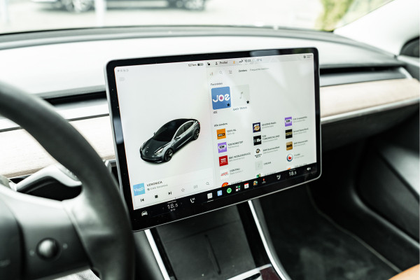 Tesla Model 3 Standard RWD Plus | Trekhaak | Tabacco Leder