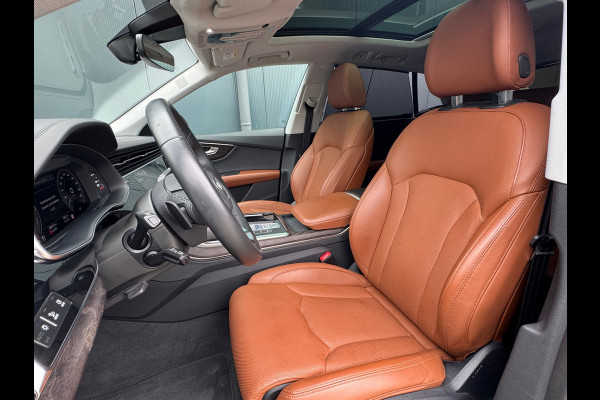 Audi Q8 55 TFSI quattro * S-line * Panoramadak * Dealer onderh. *