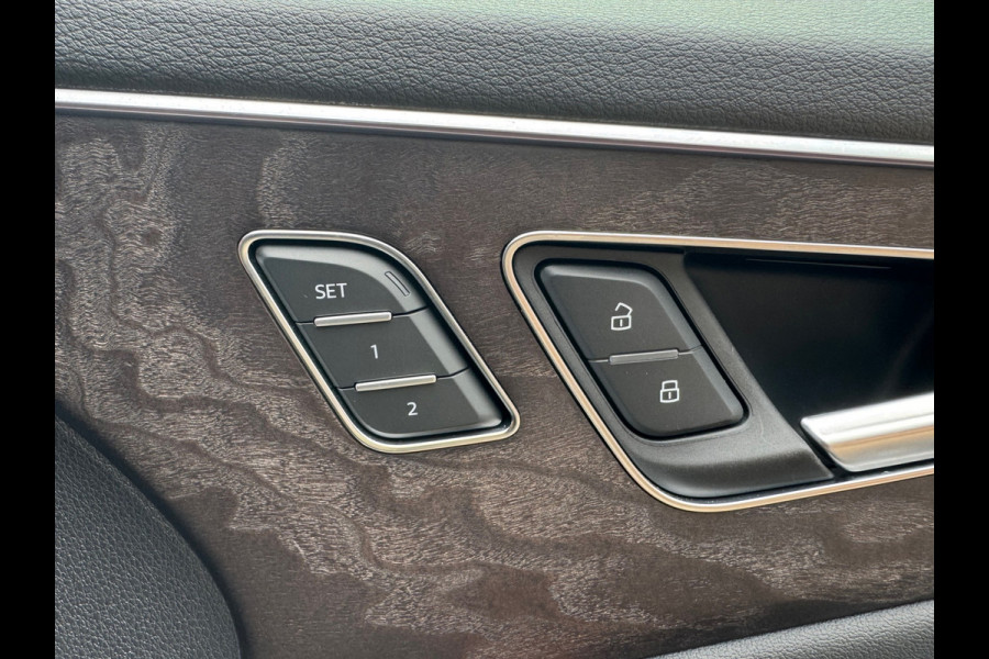 Audi Q8 55 TFSI quattro * S-line * Panoramadak * Dealer onderh. *