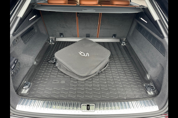 Audi Q8 55 TFSI quattro * S-line * Panoramadak * Dealer onderh. *