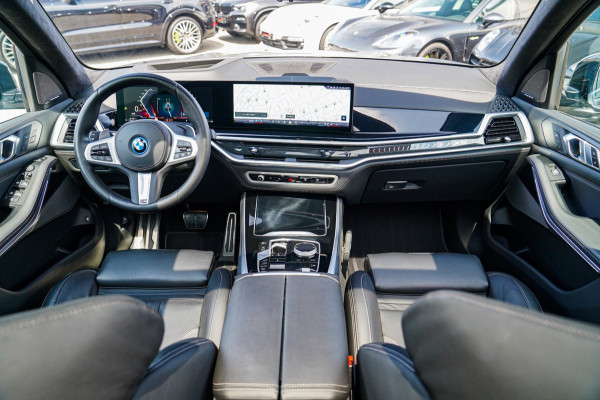 BMW X5 XDrive50e High Executive | X5M Kuipstoelen | Driving assistant Prof | HuD | Dravit Grau | Luchtvering | Stoelverkoeling |