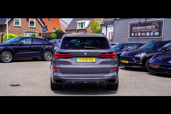 BMW X5 XDrive50e High Executive | X5M Kuipstoelen | Driving assistant Prof | HuD | Dravit Grau | Luchtvering | Stoelverkoeling |