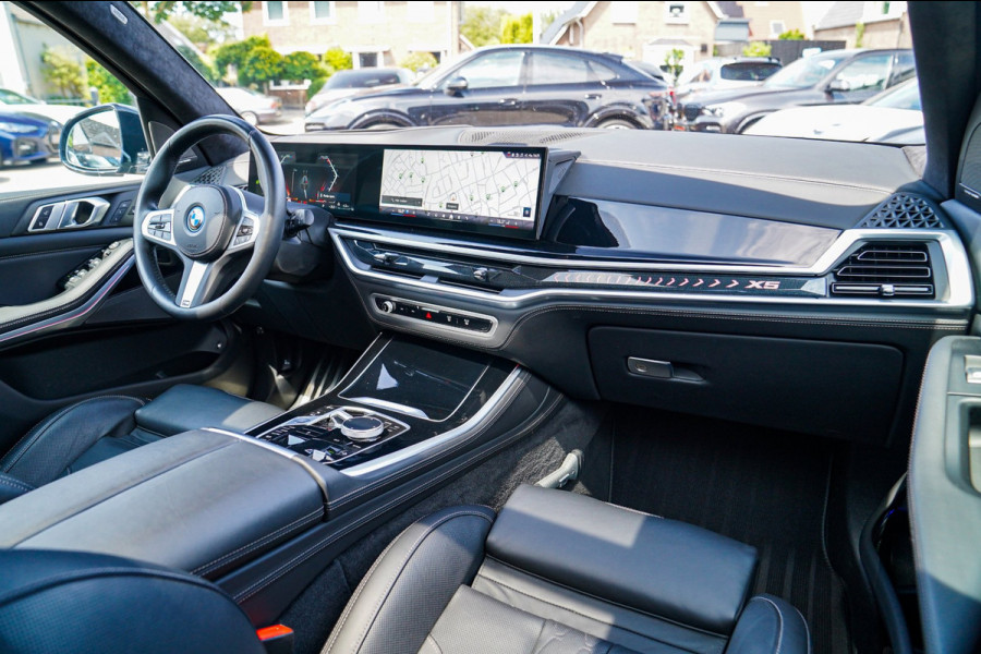 BMW X5 XDrive50e High Executive | X5M Kuipstoelen | Driving assistant Prof | HuD | Dravit Grau | Luchtvering | Stoelverkoeling |