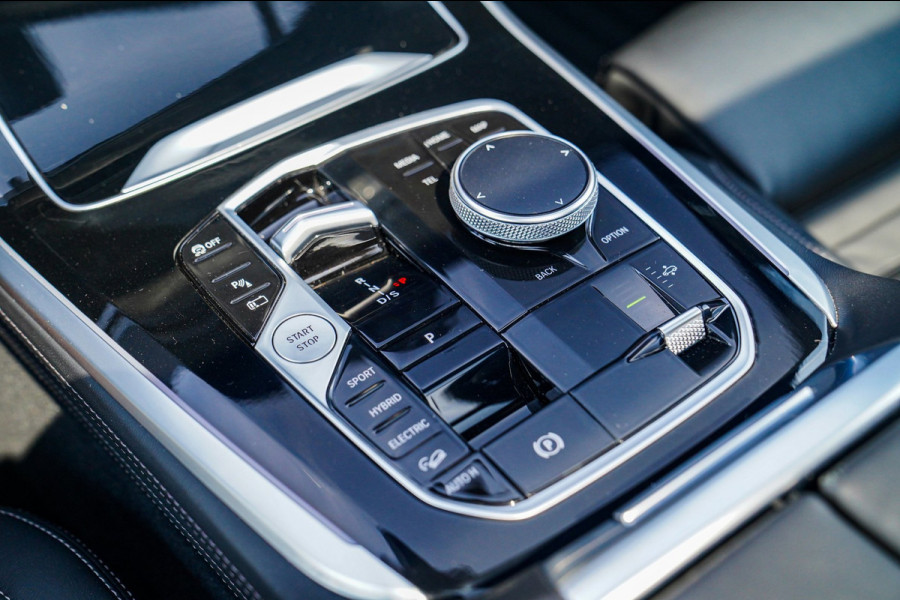 BMW X5 XDrive50e High Executive | X5M Kuipstoelen | Driving assistant Prof | HuD | Dravit Grau | Luchtvering | Stoelverkoeling |