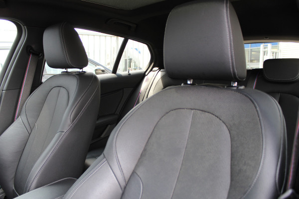 BMW 1-serie 118i High Executive M-Sport Plus | Shadow Line | Panoramadak | Leder | Active Cruise