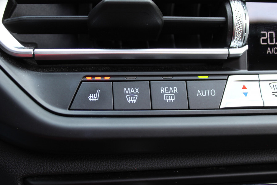 BMW 1-serie 118i High Executive M-Sport Plus | Shadow Line | Panoramadak | Leder | Active Cruise