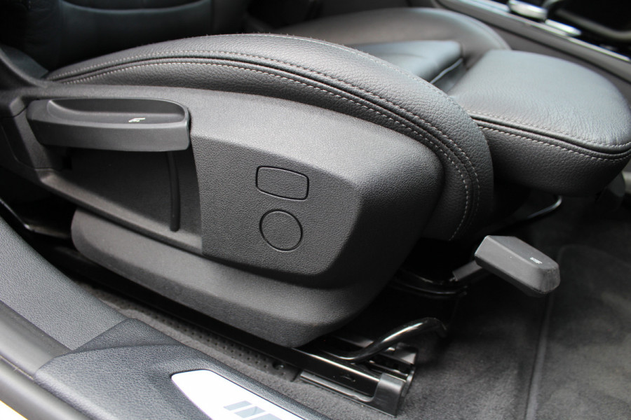 BMW 1-serie 118i High Executive M-Sport Plus | Shadow Line | Panoramadak | Leder | Active Cruise