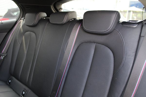 BMW 1-serie 118i High Executive M-Sport Plus | Shadow Line | Panoramadak | Leder | Active Cruise