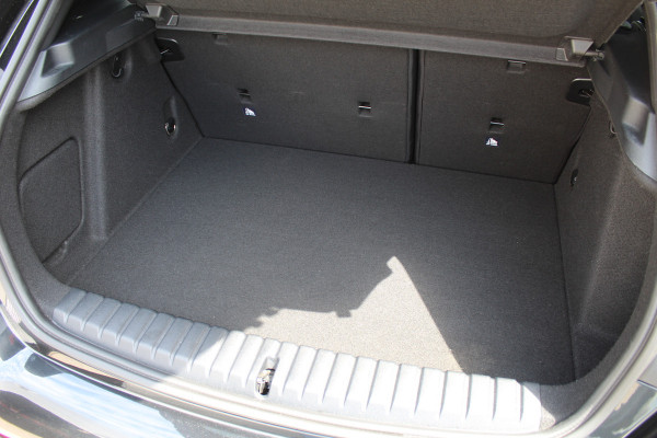 BMW 1-serie 118i High Executive M-Sport Plus | Shadow Line | Panoramadak | Leder | Active Cruise