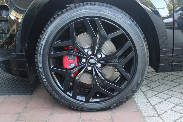 Land Rover Range Rover Evoque 1.5 P300e AWD 254PK R-DYNAMIC HSE | PANORAMISCH SCHUIF / KANTELDAK | ELEKTRISCH VERSTELBARE VOORSTOELEN / BESTUURDERSTOEL MET GEHEUGEN | LEDEREN BEKLEDING | VOORSTOELEN  VERWARMBAAR | 20" LICHTMETALEN VELGEN | KEYLESS ENTRY / START | DODEHOEK DETECTIE | EXTRA GETINTE ACHTERRUITEN | FULL LED KOPLAMPEN | LED ACHTERLICHTEN | ADAPTIVE CRUISE CONTROL | APPLE CARPLAY | ACHTERKLEP ELEKTRISCH BEDIENBAAR | MERIDIAN PREMIUM AUDIO SYSTEEM | RODE REMKLAUWEN |