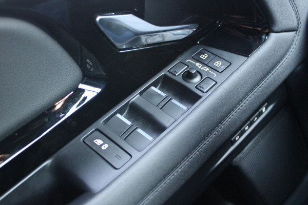 Land Rover Range Rover Evoque 1.5 P300e AWD 254PK R-DYNAMIC HSE | PANORAMISCH SCHUIF / KANTELDAK | ELEKTRISCH VERSTELBARE VOORSTOELEN / BESTUURDERSTOEL MET GEHEUGEN | LEDEREN BEKLEDING | VOORSTOELEN  VERWARMBAAR | 20" LICHTMETALEN VELGEN | KEYLESS ENTRY / START | DODEHOEK DETECTIE | EXTRA GETINTE ACHTERRUITEN | FULL LED KOPLAMPEN | LED ACHTERLICHTEN | ADAPTIVE CRUISE CONTROL | APPLE CARPLAY | ACHTERKLEP ELEKTRISCH BEDIENBAAR | MERIDIAN PREMIUM AUDIO SYSTEEM | RODE REMKLAUWEN |